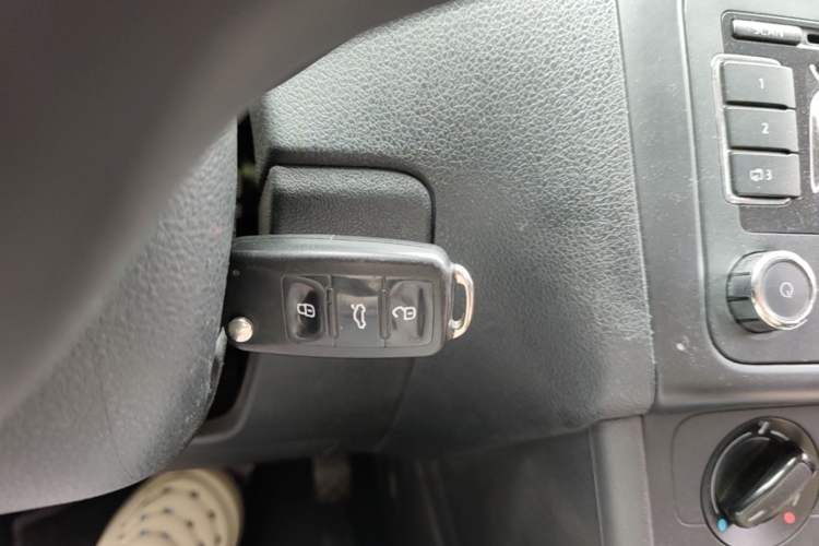 Used Volkswagen Polo 2011 1.6L Automatic ZhiShang Version Vehicle Key