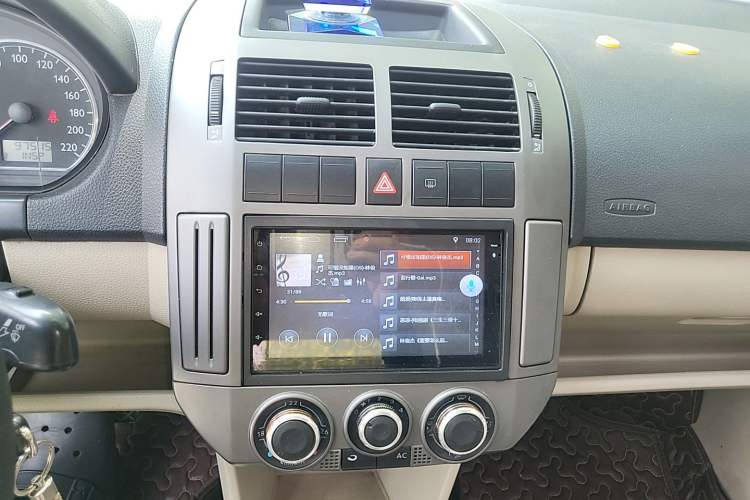 Used Volkswagen Polo 2011 Jingqu 1.4L Automatic Shishang Edition Audio And AC Panel
