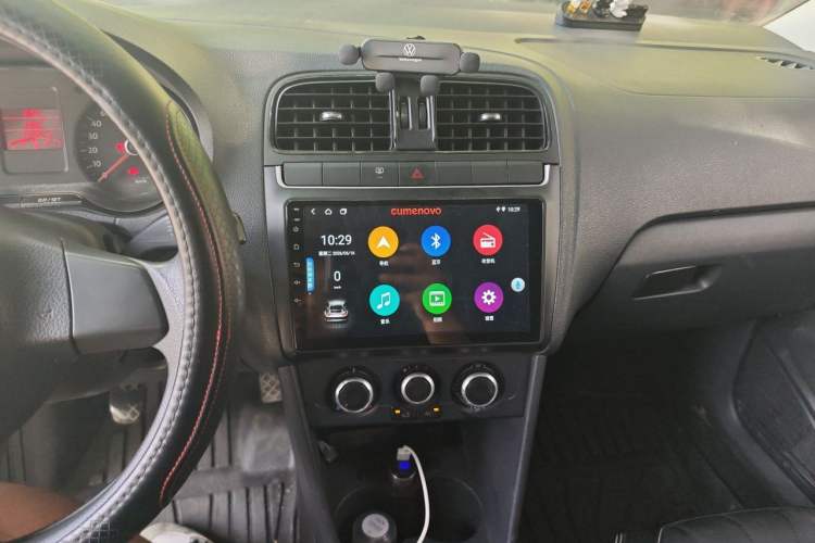 Used Volkswagen Polo 2011 1.4L Manual ZhiLe Edition Audio And AC Panel