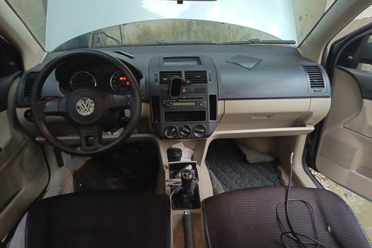 Used Volkswagen Polo 2011 Jingqu 1.4L Manual Sile Edition Center Console