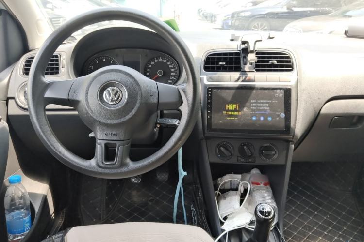Used Volkswagen Polo 2011 Jingqu 1.4L Manual Sile Edition Center Console