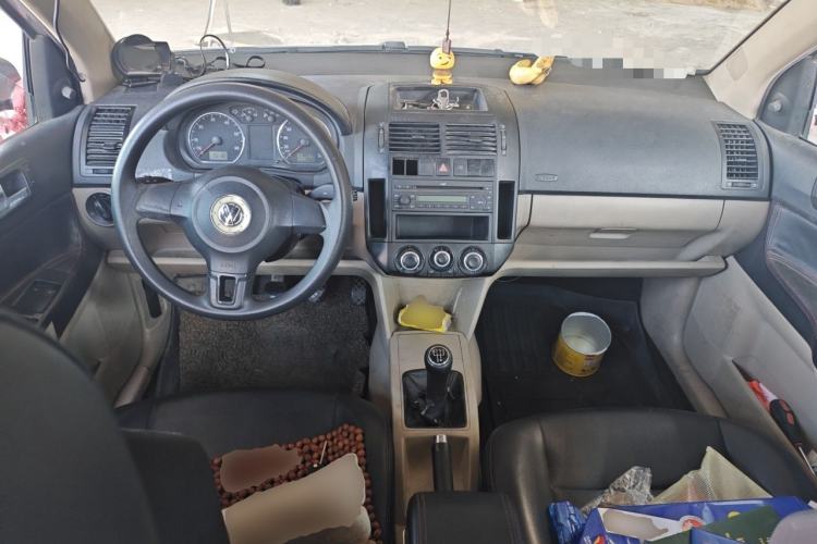 Used Volkswagen Polo 2011 Jingqu 1.4L Manual Sile Edition Center Console