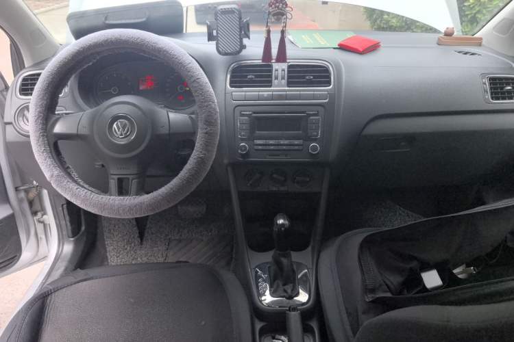 Used Volkswagen Polo 2011 1.4L Automatic ZhiShang Version Center Console