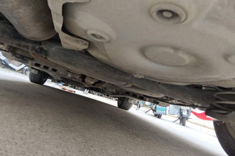 Used Volkswagen Polo 2011 1.6L Automatic ZhiShang Version Chassis Rear