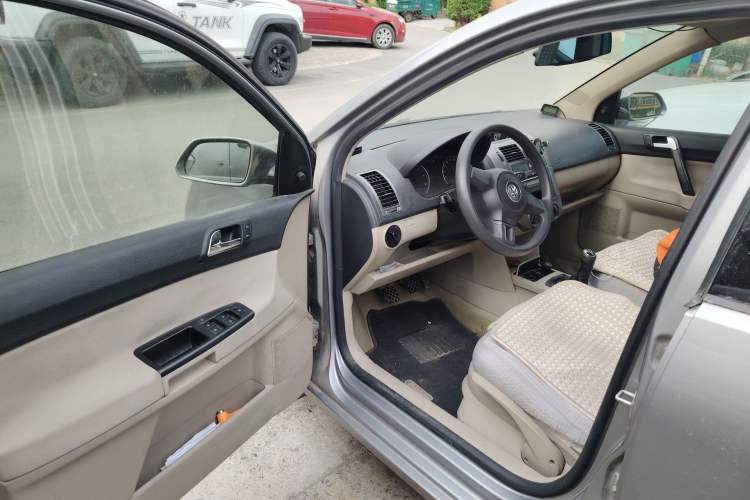 Used Volkswagen Polo 2011 Jingqu 1.4L Manual Shishang Edition Driver Seat