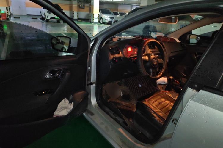 Used Volkswagen Polo 2011 1.4L Manual ZhiLe Edition Driver Seat