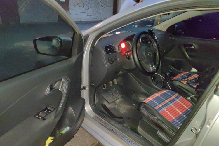 Used Volkswagen Polo 2011 1.6L Manual ZhiShang Edition Driver Seat