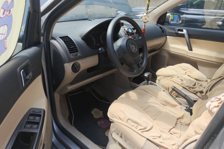 Used Volkswagen Polo 2011 Jingqu 1.4L Automatic Shishang Edition Driver Seat