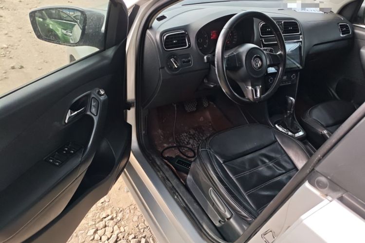 Used Volkswagen Polo 2011 1.6L Automatic ZhiKu Edition Driver Seat