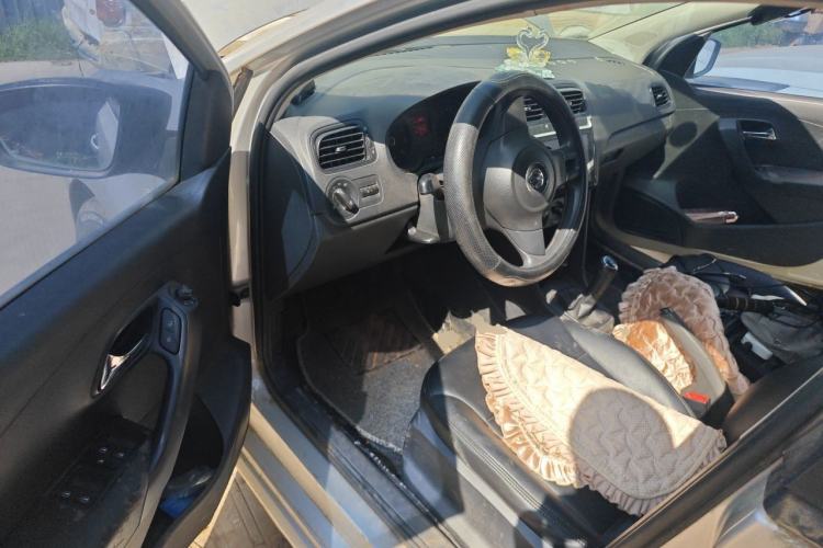 Used Volkswagen Polo 2011 1.4L Manual ZhiLe Edition Driver Seat