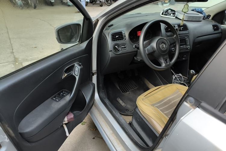 Used Volkswagen Polo 2011 1.4L Manual ZhiLe Edition Driver Seat