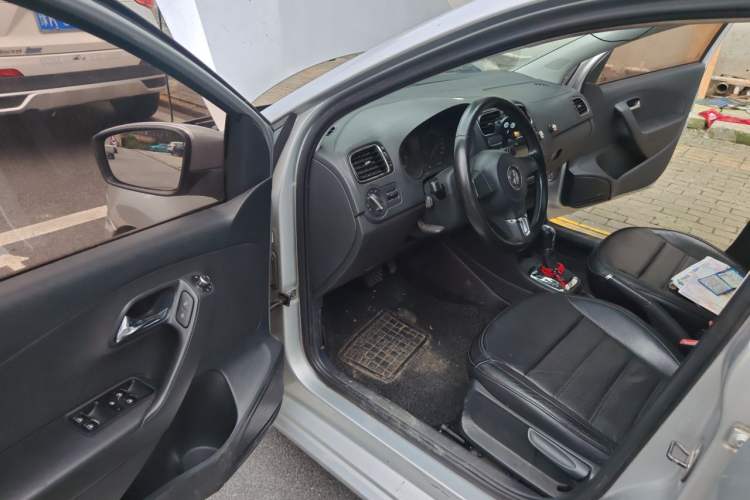 Used Volkswagen Polo 2011 1.4L Automatic ZhiCool Edition Driver Seat
