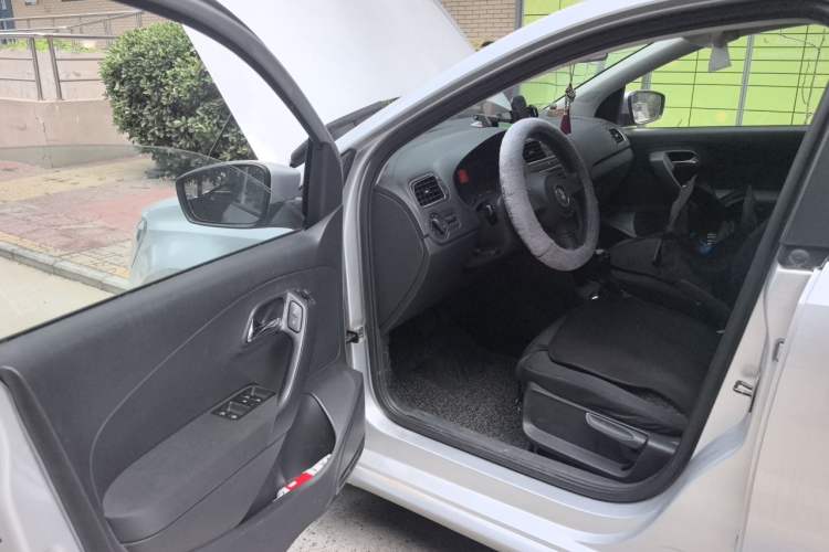 Used Volkswagen Polo 2011 1.4L Automatic ZhiShang Version Driver Seat