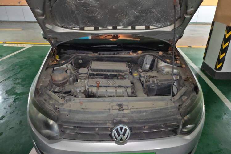 Used Volkswagen Polo 2011 1.4L Manual ZhiLe Edition Engine Bay
