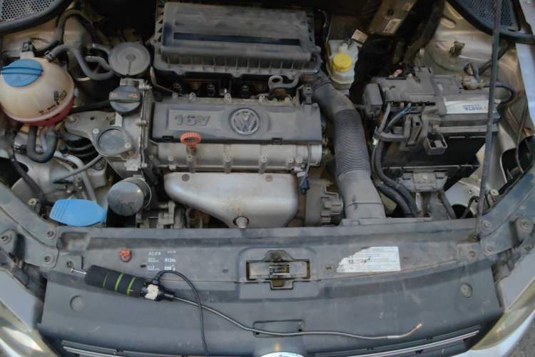 Used Volkswagen Polo 2011 1.6L Manual ZhiShang Edition Engine Bay