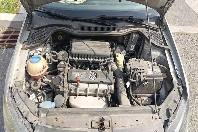 Used Volkswagen Polo 2011 1.4L Manual ZhiShang Edition Engine Bay
