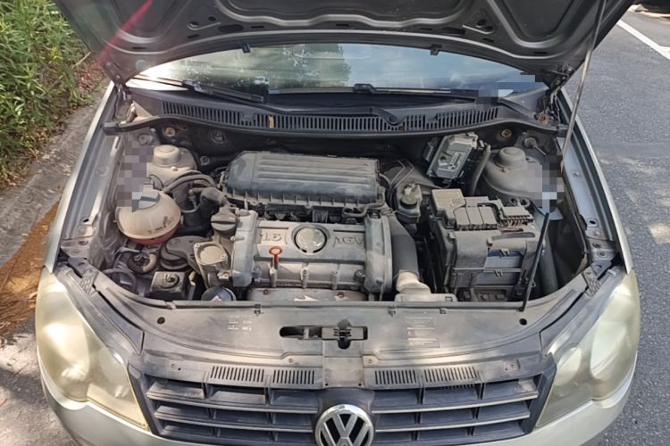 Used Volkswagen Polo 2011 Jingqu 1.6L Manual - Real Cool Edition Engine Bay