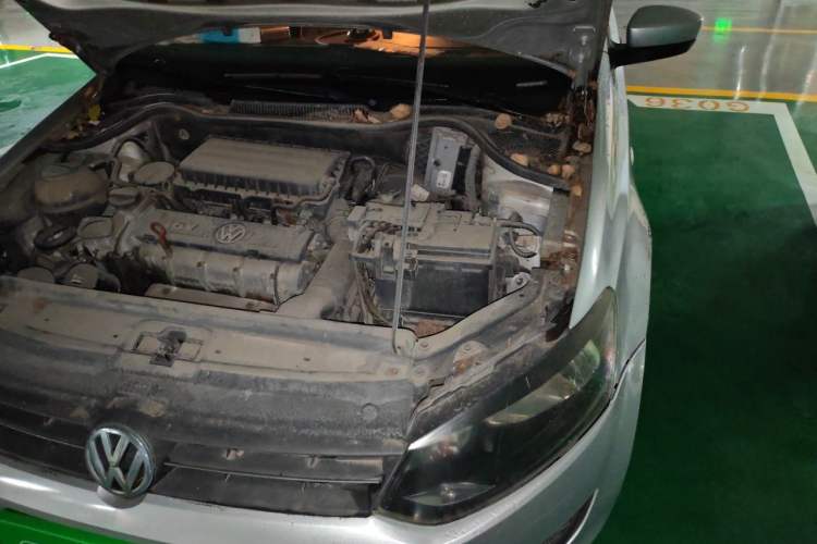 Used Volkswagen Polo 2011 1.4L Manual ZhiLe Edition Engine Bay Left