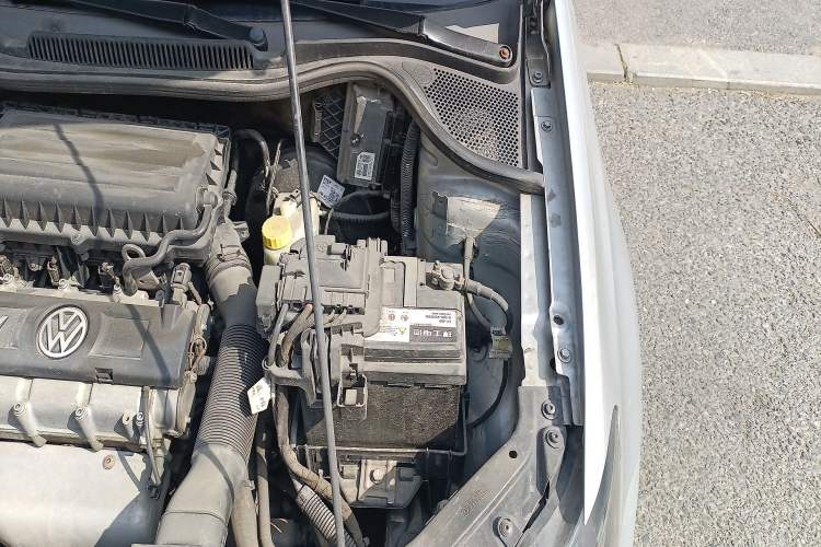 Used Volkswagen Polo 2011 1.4L Manual ZhiShang Edition Engine Bay Left