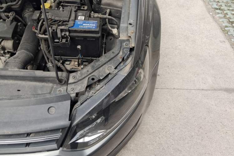 Used Volkswagen Polo 2011 1.6L Automatic ZhiShang Version Engine Bay Left