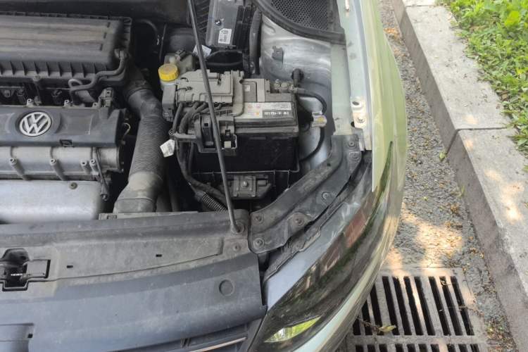 Used Volkswagen Polo 2011 1.4L Manual ZhiLe Edition Engine Bay Left