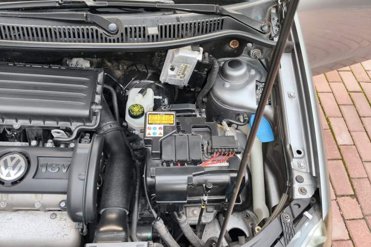 Used Volkswagen Polo 2011 Jingqu 1.6L Automatic Siku Edition Engine Bay Left