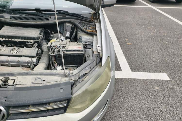 Used Volkswagen Polo 2011 1.4L Manual ZhiShang Edition Engine Bay Left