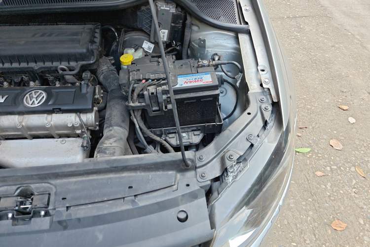 Used Volkswagen Polo 2011 1.4L Manual ZhiLe Edition Engine Bay Left