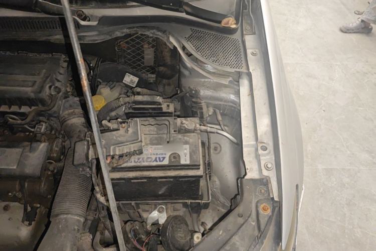 Used Volkswagen Polo 2011 1.6L Automatic ZhiShang Version Engine Bay Left