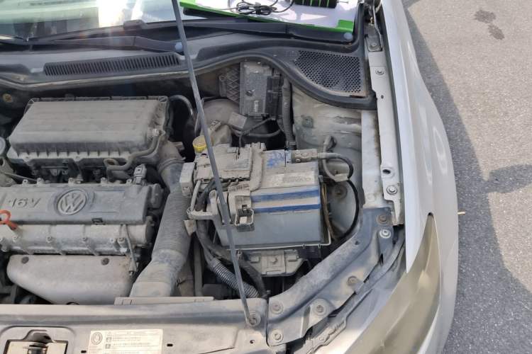 Used Volkswagen Polo 2011 Jingqu 1.4L Manual Sile Edition Engine Bay Left