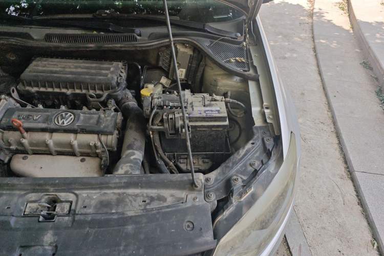 Used Volkswagen Polo 2011 1.4L Manual ZhiLe Edition Engine Bay Left