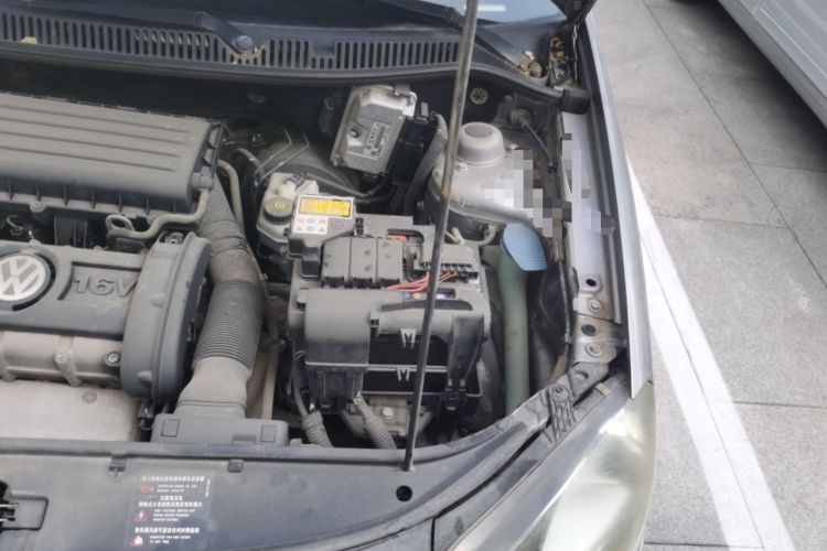 Used Volkswagen Polo 2011 Jingqu 1.4L Manual Sile Edition Engine Bay Left