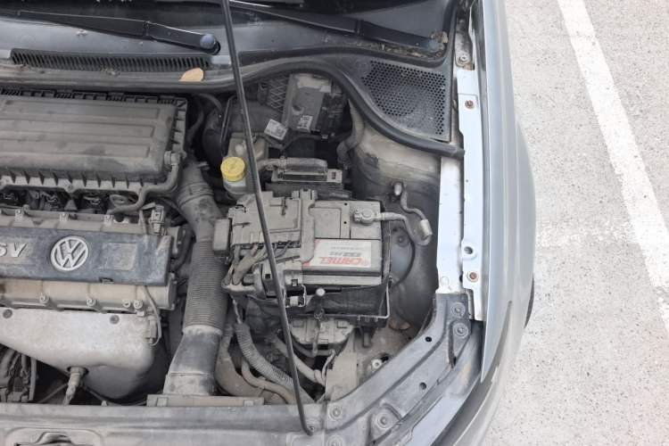Used Volkswagen Polo 2011 1.4L Automatic ZhiShang Version Engine Bay Left