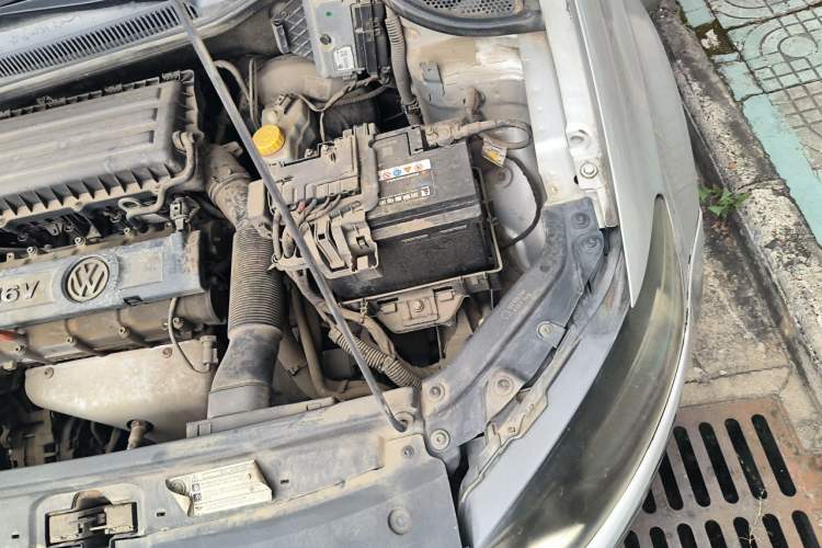 Used Volkswagen Polo 2011 1.4L Manual ZhiLe Edition Engine Bay Left