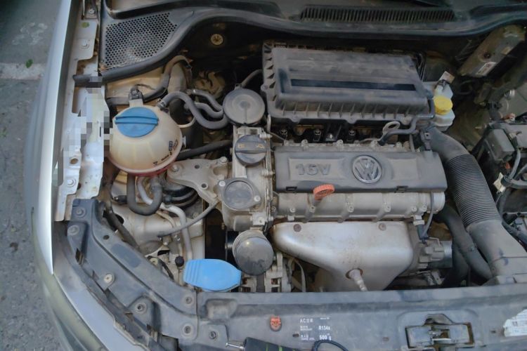 Used Volkswagen Polo 2011 1.6L Manual ZhiShang Edition Engine Bay Right