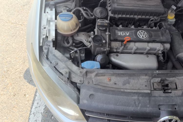 Used Volkswagen Polo 2011 1.4L Manual ZhiLe Edition Engine Bay Right