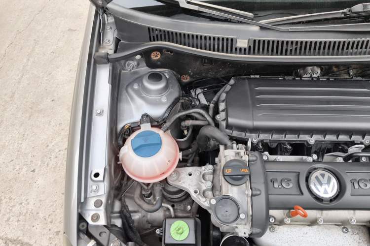 Used Volkswagen Polo 2011 Jingqu 1.6L Automatic Siku Edition Engine Bay Right