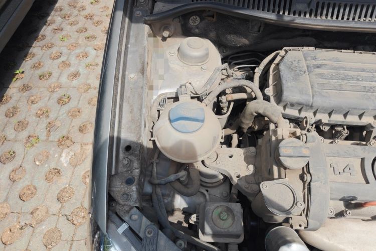 Used Volkswagen Polo 2011 Jingqu 1.4L Automatic Shishang Edition Engine Bay Right