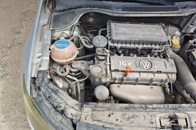 Used Volkswagen Polo 2011 1.6L Automatic ZhiKu Edition Engine Bay Right