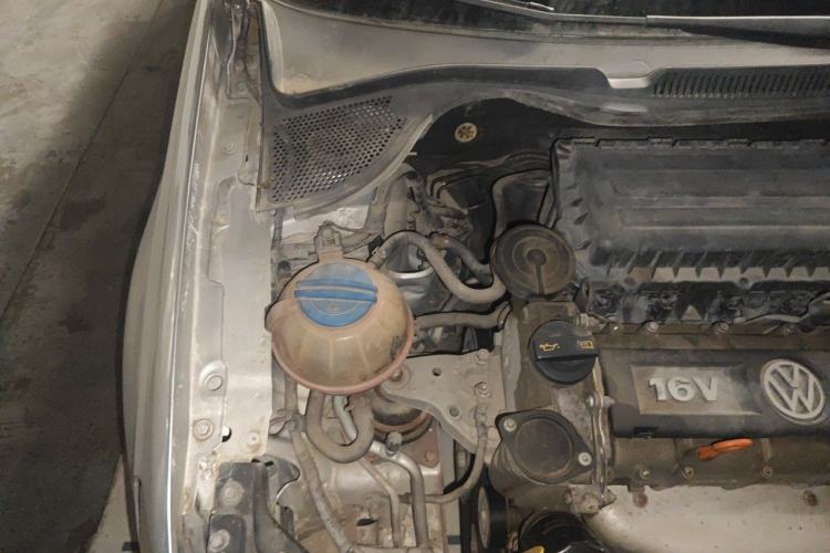 Used Volkswagen Polo 2011 1.6L Automatic ZhiShang Version Engine Bay Right