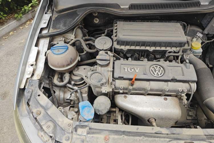 Used Volkswagen Polo 2011 1.4L Manual ZhiShang Edition Engine Bay Right