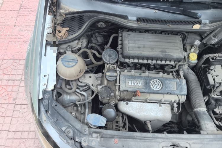 Used Volkswagen Polo 2011 1.4L Automatic ZhiShang Version Engine Bay Right