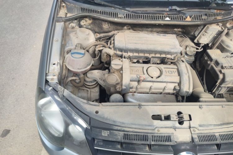 Used Volkswagen Polo 2011 Jingqu 1.4L Manual Sile Edition Engine Bay Right