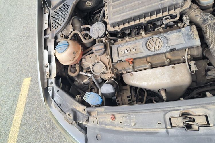 Used Volkswagen Polo 2011 1.4L Manual ZhiLe Edition Engine Bay Right