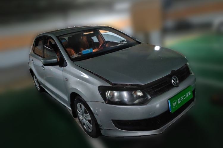Used Volkswagen Polo 2011 1.4L Manual ZhiLe Edition Front Right 45 Deg