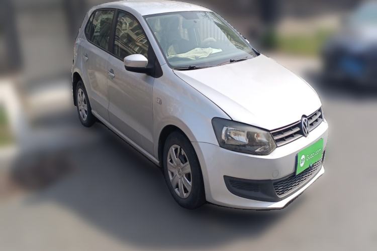 Used Volkswagen Polo 2011 1.4L Manual ZhiShang Edition Front Right 45 Deg
