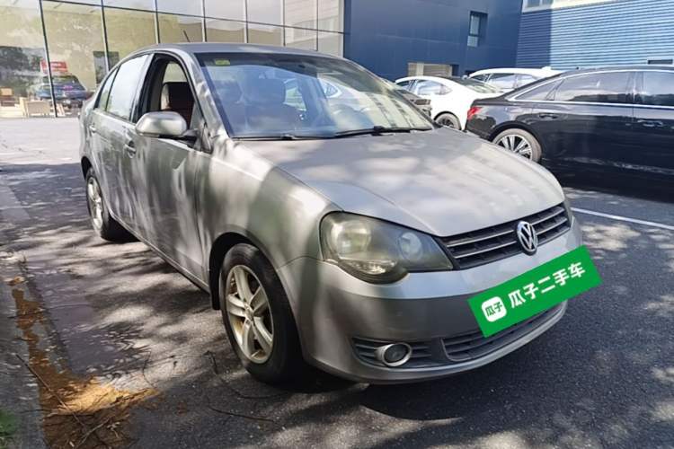 Used Volkswagen Polo 2011 Jingqu 1.6L Manual - Real Cool Edition Front Right 45 Deg