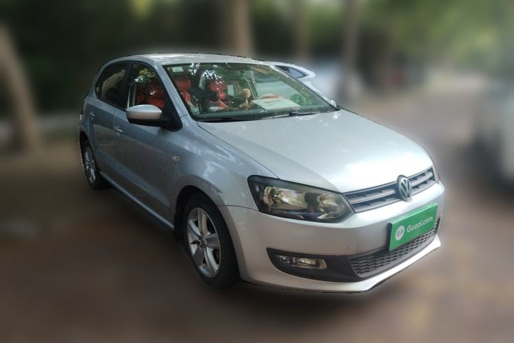 Used Volkswagen Polo 2011 1.4L Manual ZhiShang Edition Front Right 45 Deg