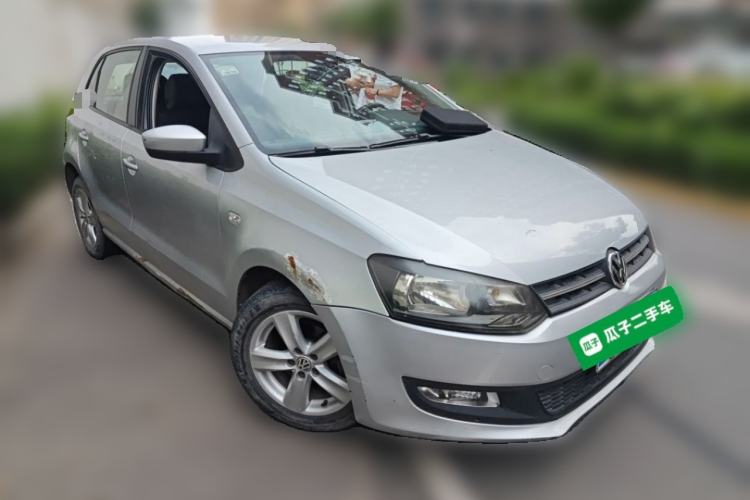 Used Volkswagen Polo 2011 1.4L Manual ZhiShang Edition Front Right 45 Deg