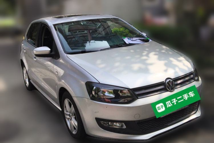 Used Volkswagen Polo 2011 1.6L Manual ZhiShang Edition Front Right 45 Deg